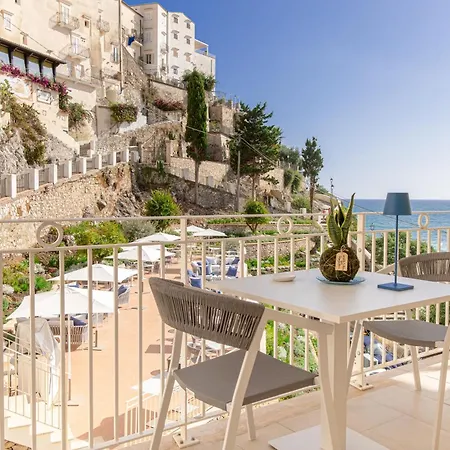 Гостевой дом Palazzo San Rocco Residenza Gentilizia Сперлонга